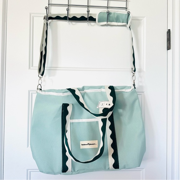 NWT Business & Pleasure Cooler Tote Bag - Picture 3 of 8